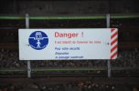 Example from France (Paris, Champ de Mars)(Symbolic fencing between tracks in combination with prohibitive signage